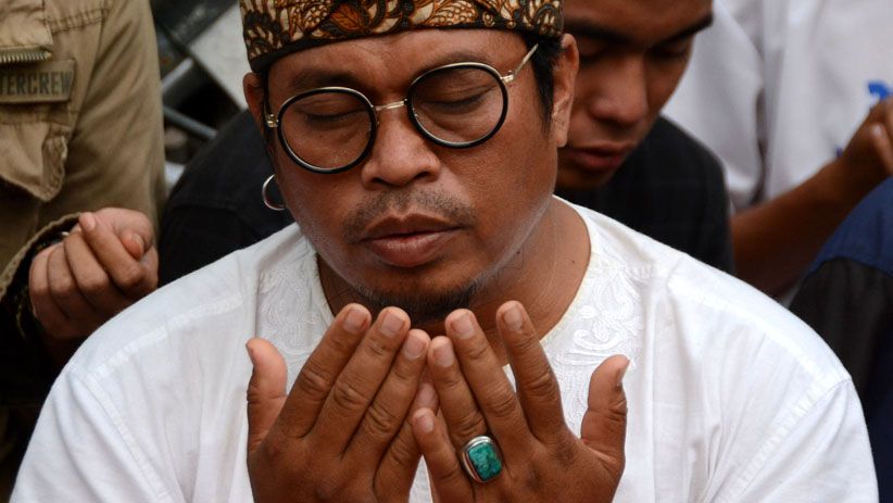 Aktor Drama Surabaya Membara Tabur Bunga di Kolong Jembatan Kereta Api - Bagian 5