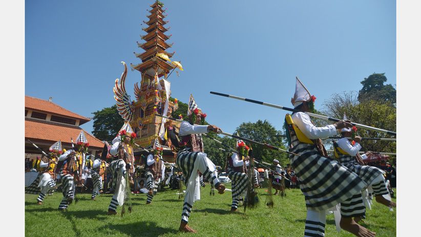 Ritual Ngaben Terbesar Keluarga Kerajaan Denpasar - Bagian 3