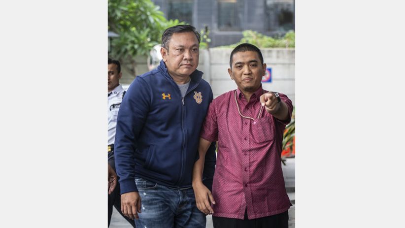 Kena OTT Kasus Suap, Bupati Pakpak Bharat Tiba di KPK - Bagian 4