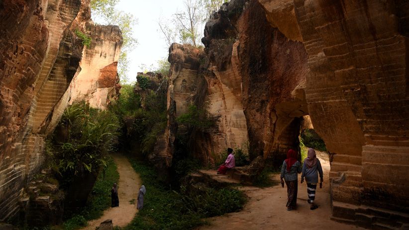 Berwisata di Tambang Batu Kapur Arosbaya Madura - Bagian 1