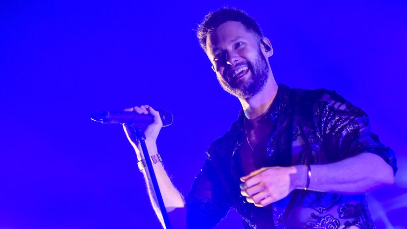 Jebolan Britain's Got Talent Calum Scott Hibur Penggemar di Balai Kartini - Bagian 3