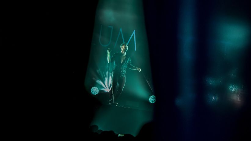 Jebolan Britain's Got Talent Calum Scott Hibur Penggemar di Balai Kartini - Bagian 4