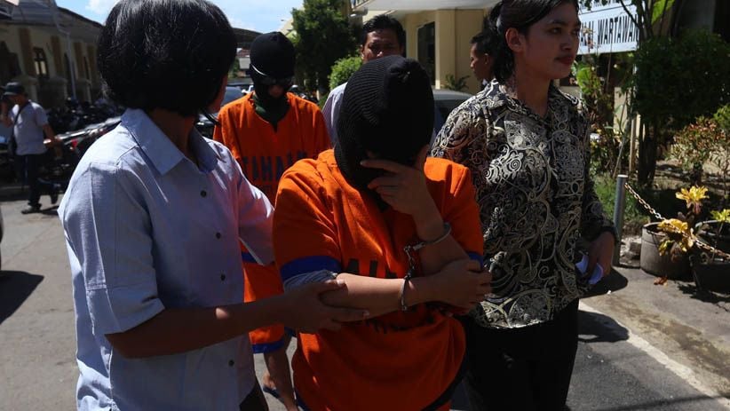 Sajikan Tari Striptis, Mami dan Manajer Karaoke di Blitar Ditangkap Polisi