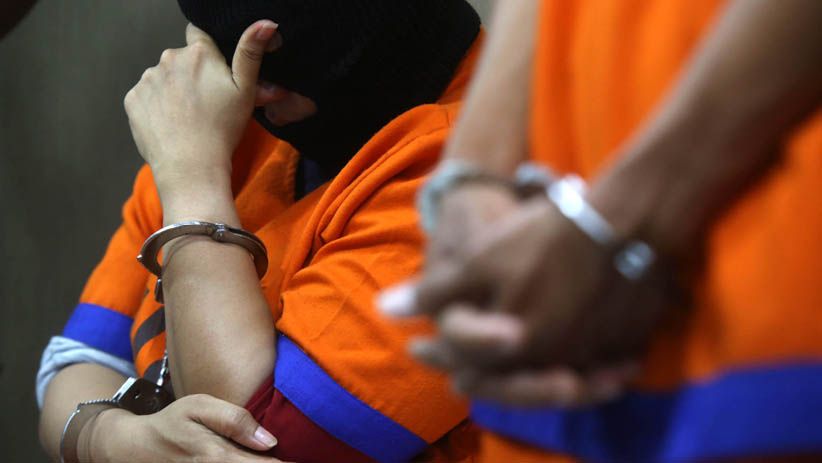 Sajikan Tari Striptis, Mami dan Manajer Karaoke di Blitar Ditangkap Polisi