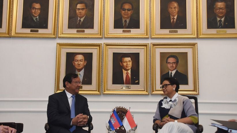 Tingkatkan Kerja Sama, Menteri Retno Bertemu Menlu Kamboja - Bagian 1