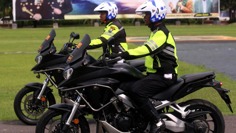 Korlantas Mabes Polri Serahkan 29 Motor untuk Operasional Polda Jatim
