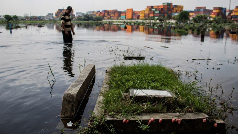 Makam TPU Semper Sering Terendam Banjir, Warga Kesulitan Ziarah - Bagian 1