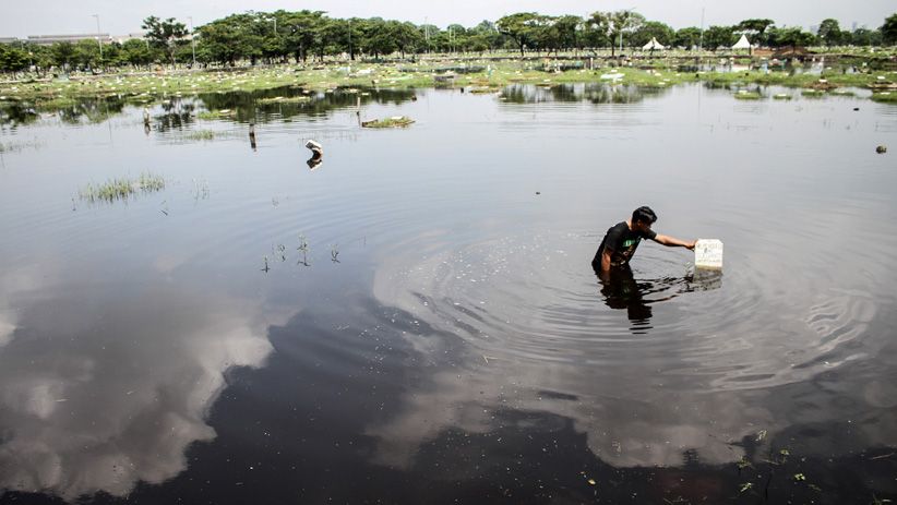 Makam TPU Semper Sering Terendam Banjir, Warga Kesulitan Ziarah - Bagian 2