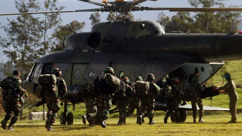 Prajurit TNI Terus Buru Kelompok Kriminal Bersenjata di Papua