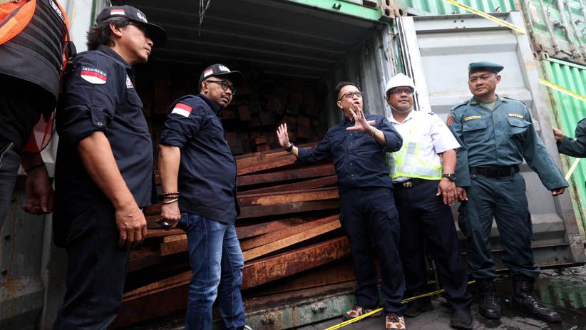 6 Kontainer Kayu Ilegal asal Papua Barat Berhasil Diamankan - Bagian 2