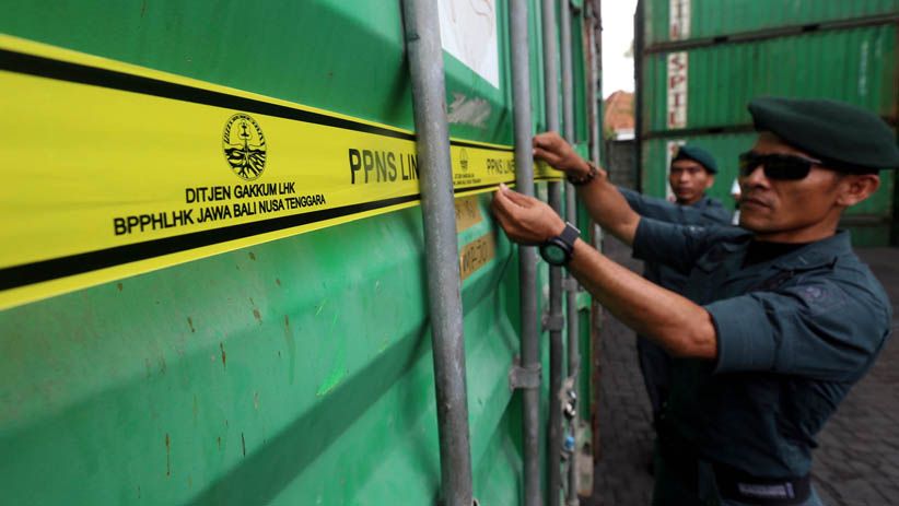 6 Kontainer Kayu Ilegal asal Papua Barat Berhasil Diamankan - Bagian 4