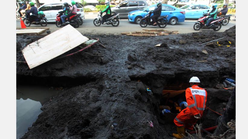 Perawatan Rutin Pipa Saluran Gas oleh Petugas PGN - Bagian 3