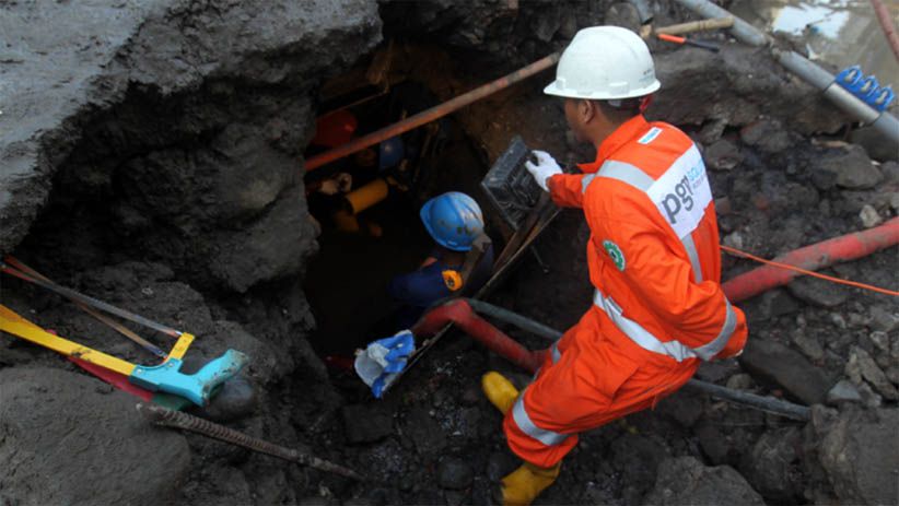 Perawatan Rutin Pipa Saluran Gas oleh Petugas PGN - Bagian 2