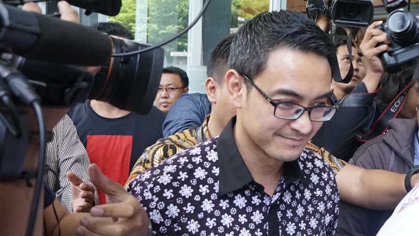 Ekspresi Zumi Zola Divonis 6 Tahun Penjara - Bagian 3