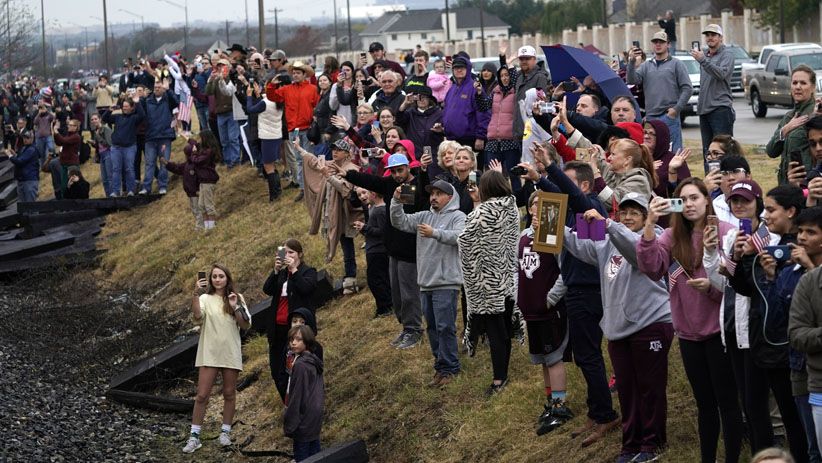 Hormati Jasad George HW Bush, Ribuan Warga AS Turun ke Jalan  - Bagian 3