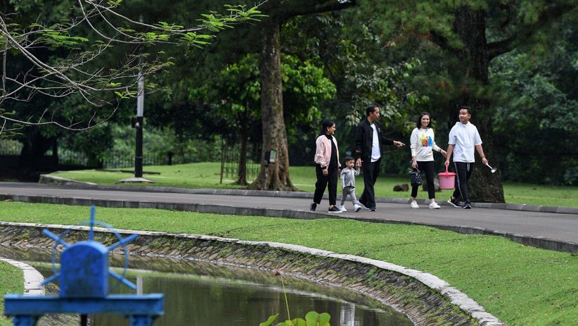 Presiden Jokowi Ajak Keluarga Jalan-Jalan di Kebun Raya Bogor - Bagian 3
