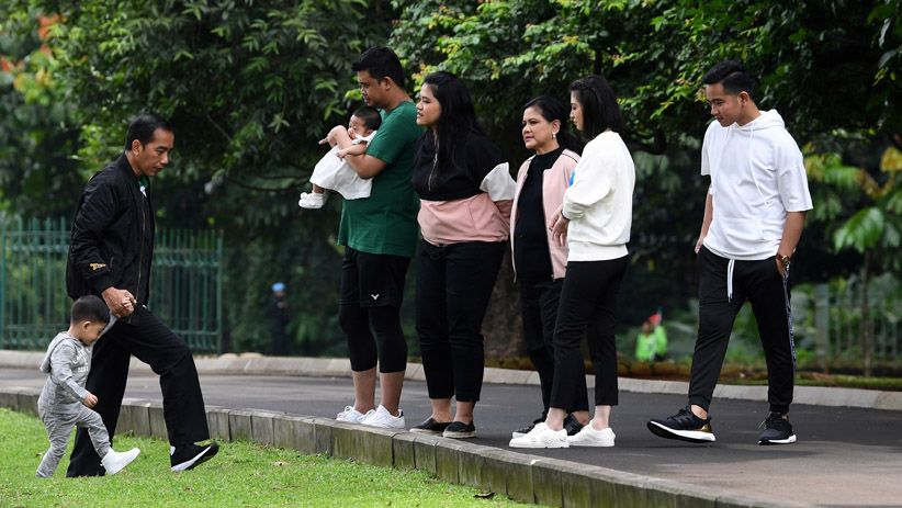 Presiden Jokowi Ajak Keluarga Jalan-Jalan di Kebun Raya Bogor - Bagian 2