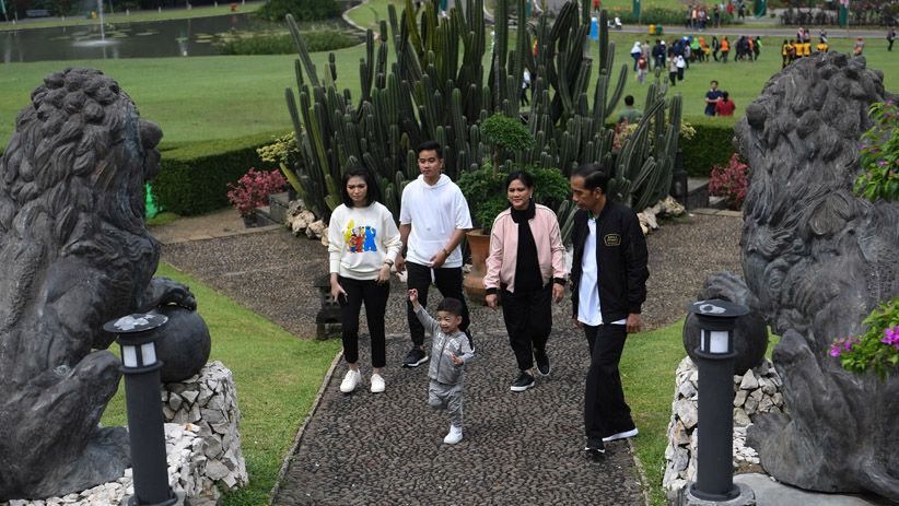 Presiden Jokowi Ajak Keluarga Jalan-Jalan di Kebun Raya Bogor - Bagian 4