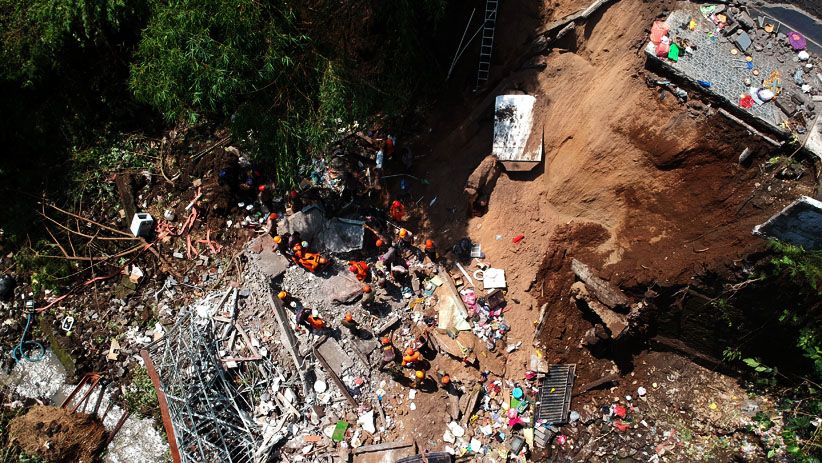 Tim SAR Evakuasi Empat Korban Tewas Tertimbun Longsor di Gianyar