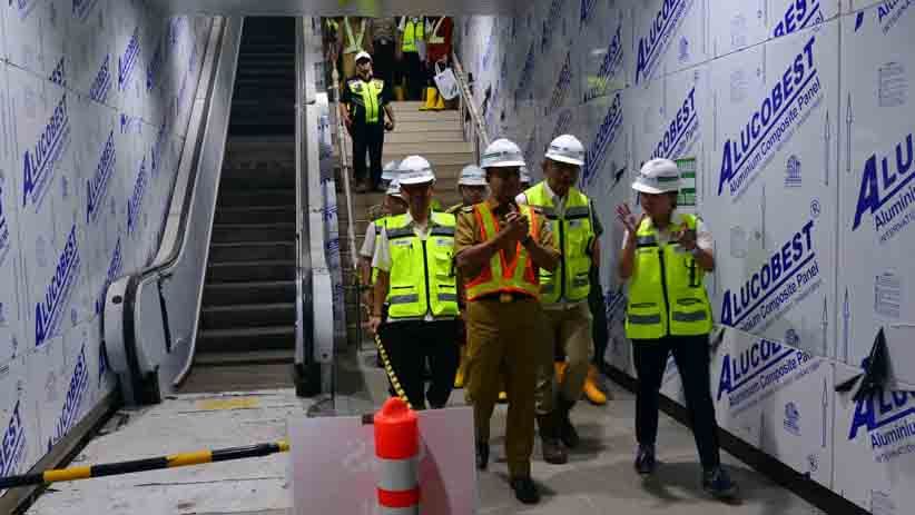 Gubernur Anies Cek Kesiapan Kereta MRT Rute Bundaran HI-Lebak Bulus - Bagian 3
