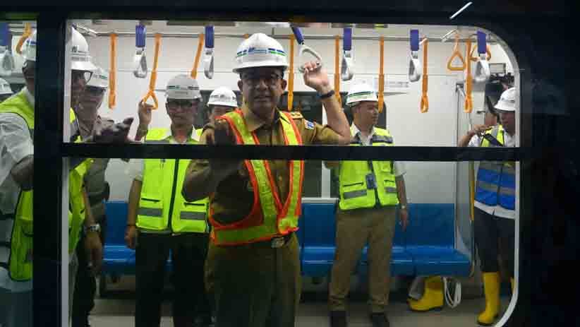 Gubernur Anies Cek Kesiapan Kereta MRT Rute Bundaran HI-Lebak Bulus - Bagian 5