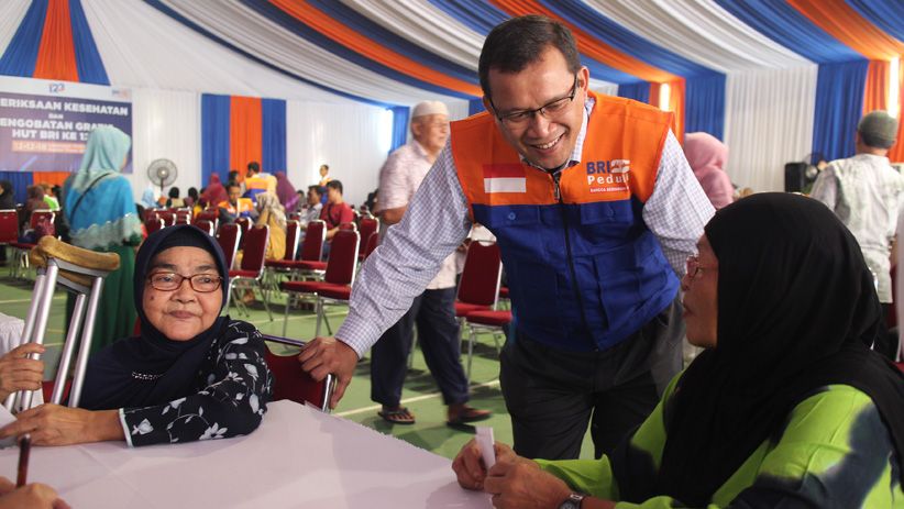 HUT ke-123, Bank BRI Berikan Pengobatan Gratis kepada 1.000 Warga - Bagian 4