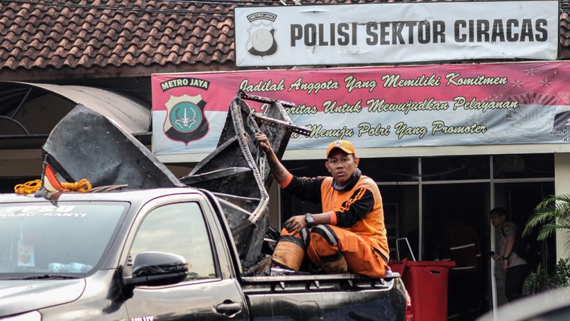 Kondisi Polsek Ciracas setelah Dirusak Ratusan Orang  - Bagian 4
