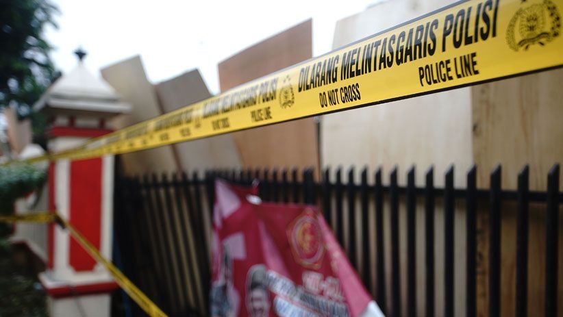 Pascaperusakan, Polsek Ciracas Dipasang Garis Polisi - Bagian 2