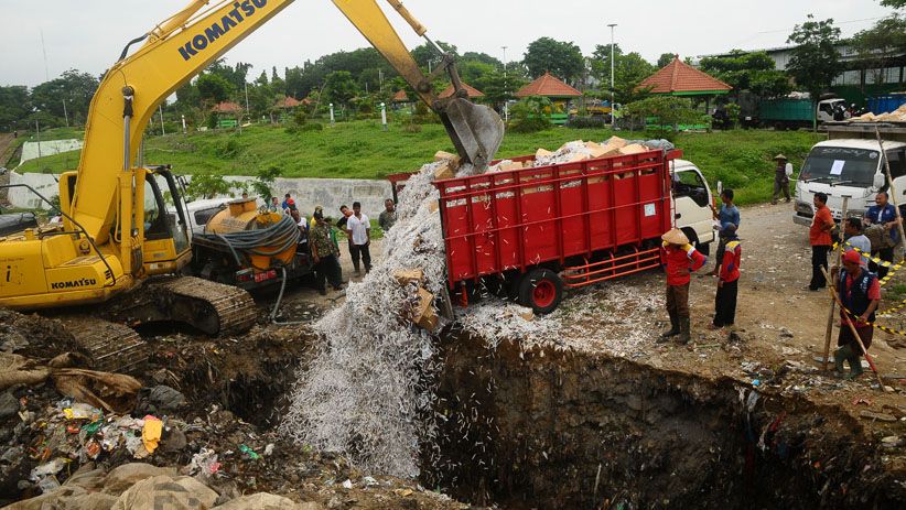Bea Cukai Musnahkan 21,6 Juta Batang Rokok Ilegal Senilai Rp16 Miliar