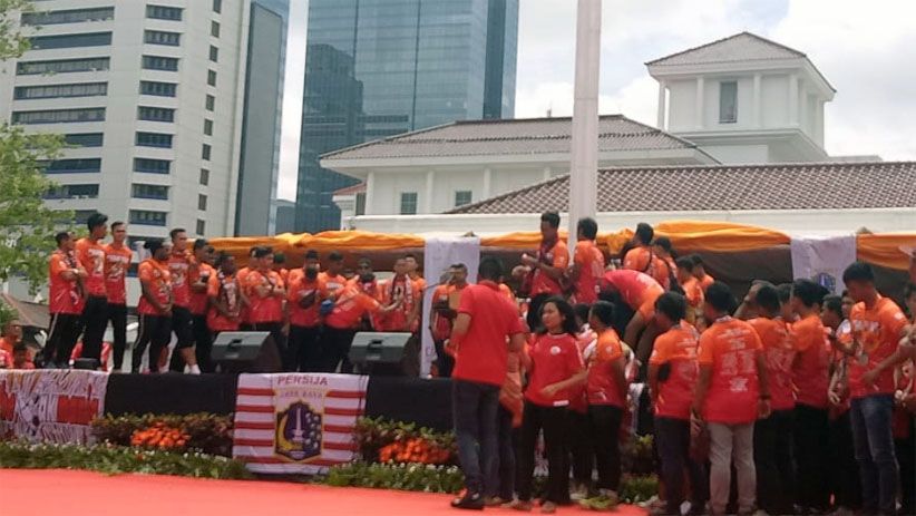 Gubernur Anies Sambut Pawai Persija Juara di Balai Kota - Bagian 3