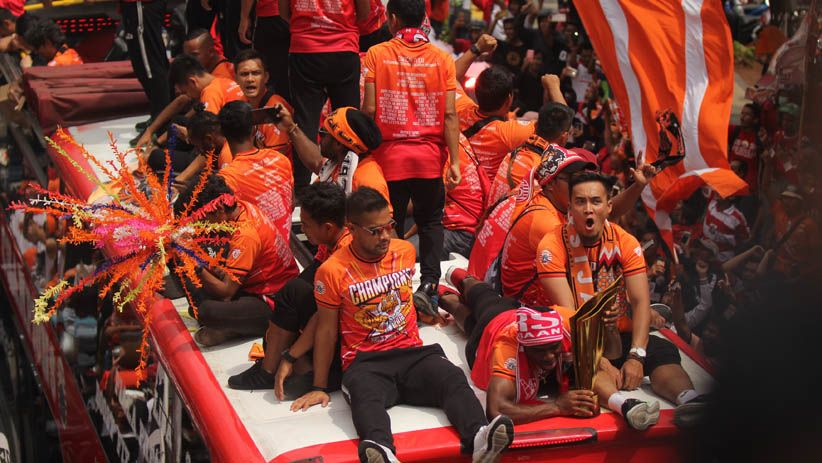Pawai Kemenangan Persija bersama Ribuan Jakmania Menuju Balai Kota - Bagian 2