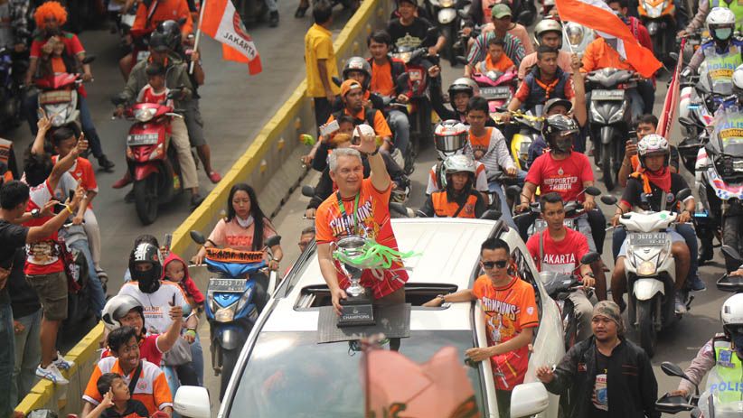 Pawai Kemenangan Persija bersama Ribuan Jakmania Menuju Balai Kota - Bagian 4