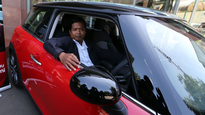 Gaya Dedi, Driver Ojek Online Beli Mini Cooper Seharga Rp12.000 - Bagian 4