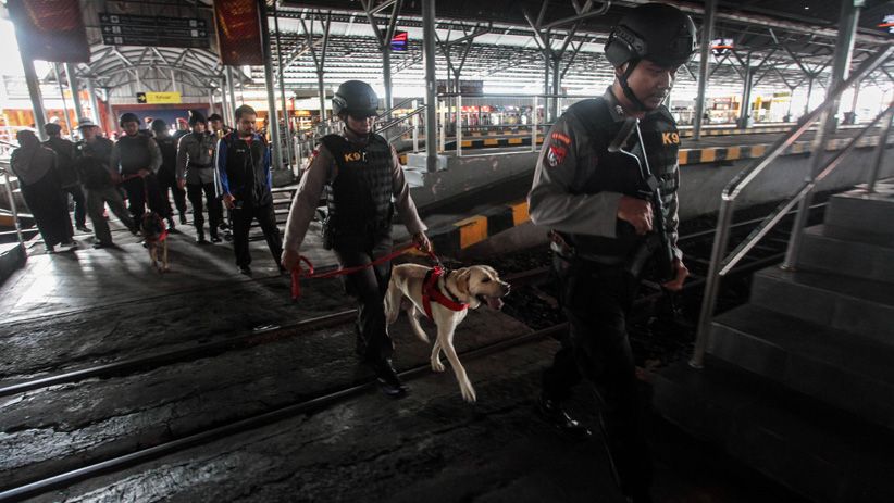 Polisi Tingkatkan Pengamanan Objek Vital Jelang Natal dan Tahun Baru - Bagian 1