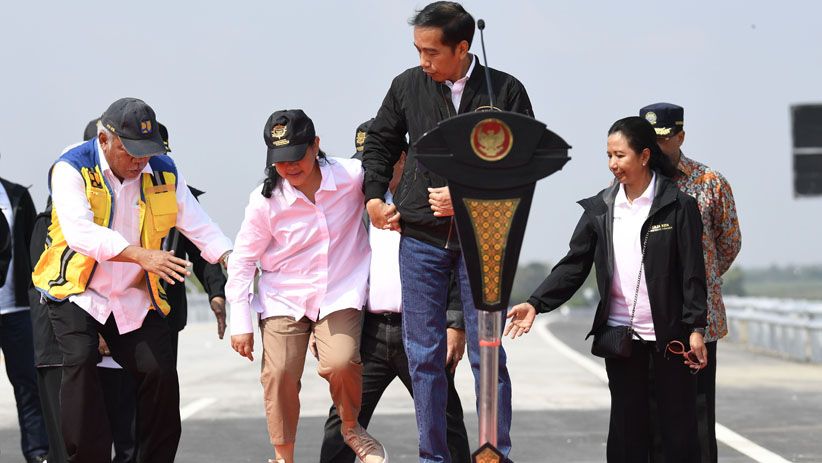 Presiden Jokowi Resmikan Tujuh Ruas Jalan Tol Trans Jawa - Bagian 5