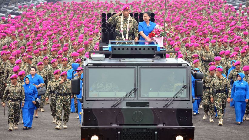 Upacara Tradisi Pelepasan Komandan Korps Marinir - Bagian 1