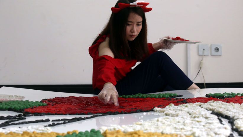 Unik, Lonceng Natal Terbuat dari Kue Tradisional Karya Mahasiswa Ubaya