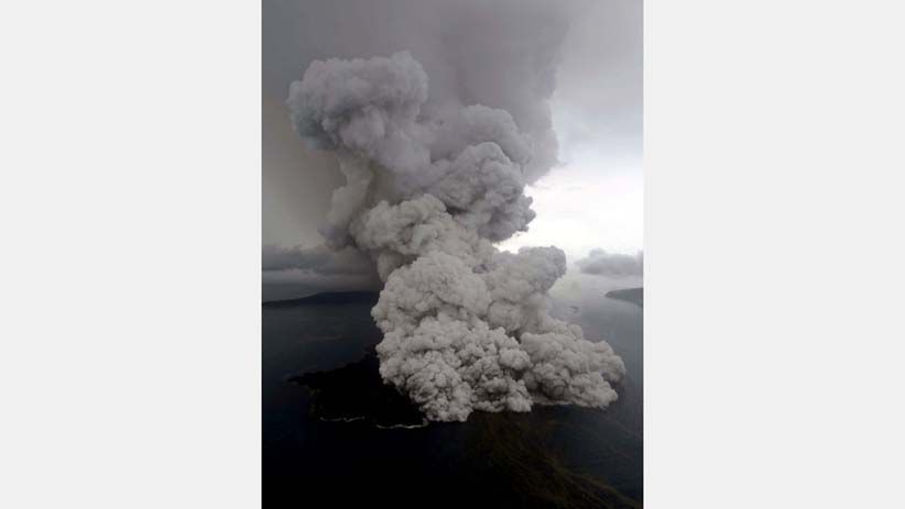 Penampakan dari Udara Letusan Gunung Anak Krakatau - Bagian 5