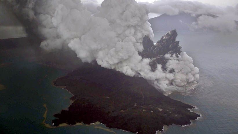 Penampakan dari Udara Letusan Gunung Anak Krakatau - Bagian 4