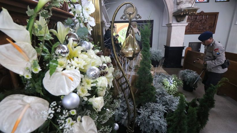 Jelang Natal, Tim Penjinak Bom Polda Jatim Sterilisasi Gereja di Surabaya - Bagian 2