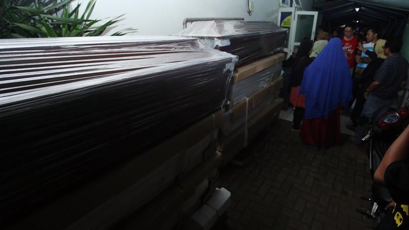 24 Jenazah Korban Tsunami Selat Sunda Dibawa ke RS Fatmawati - Bagian 4