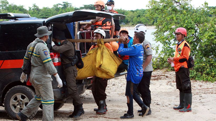 Tim SAR Gabungan Kembali Temukan Korban Tsunami Selat Sunda - Bagian 4