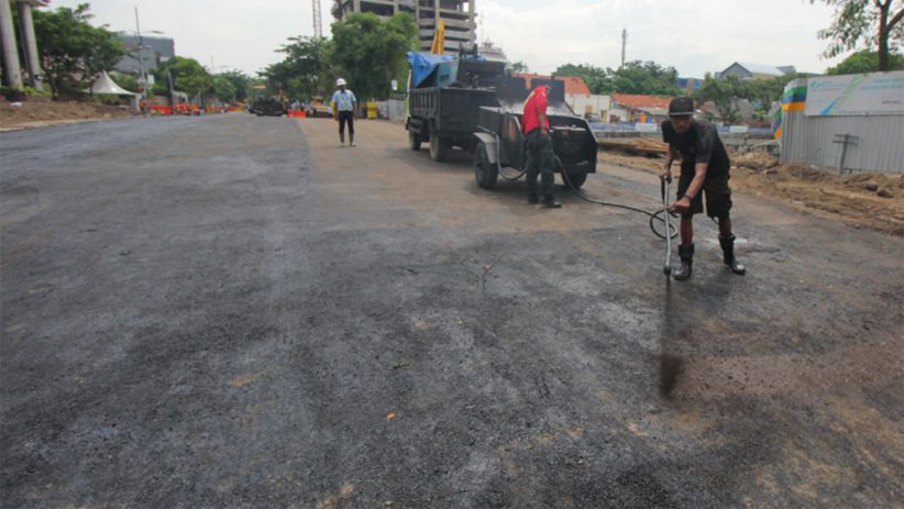 Jalan Raya Gubeng Siap Diaspal Pascaambles  - Bagian 2