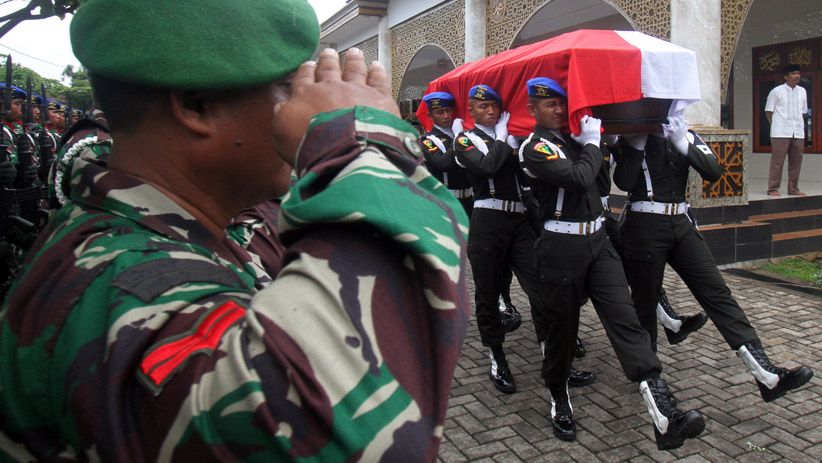 Letkol Dono Kuspriyanto Dikebumikan di Pemakaman Pahlawan Dreded - Bagian 2