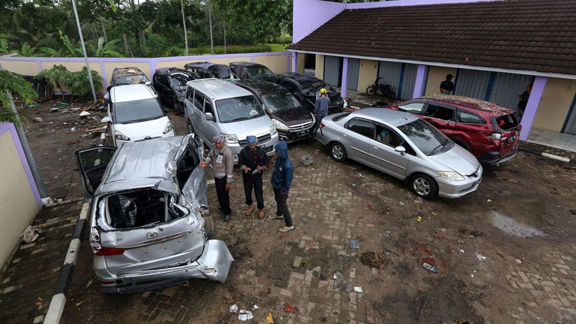 Polisi Data Kendaraan Milik Korban Tsunami Selat Sunda - Bagian 3