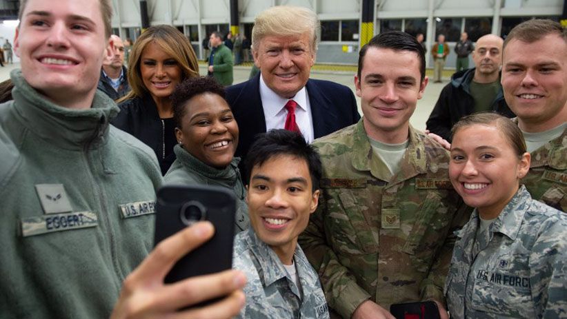Kunjungan Mendadak Presiden Trump ke Pangkalan Militer di Irak - Bagian 4