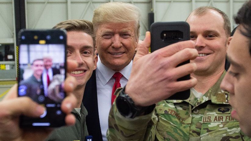 Kunjungan Mendadak Presiden Trump ke Pangkalan Militer di Irak - Bagian 3