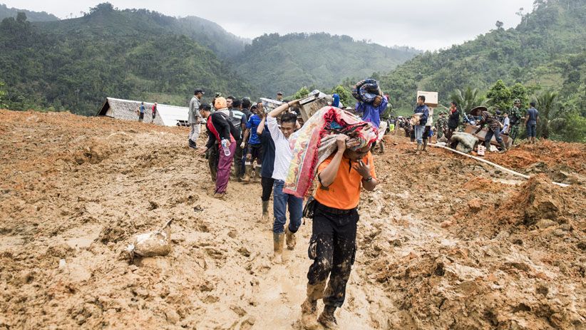Korban Tewas akibat Tanah Longsor di Sukabumi 9 Orang - Bagian 2