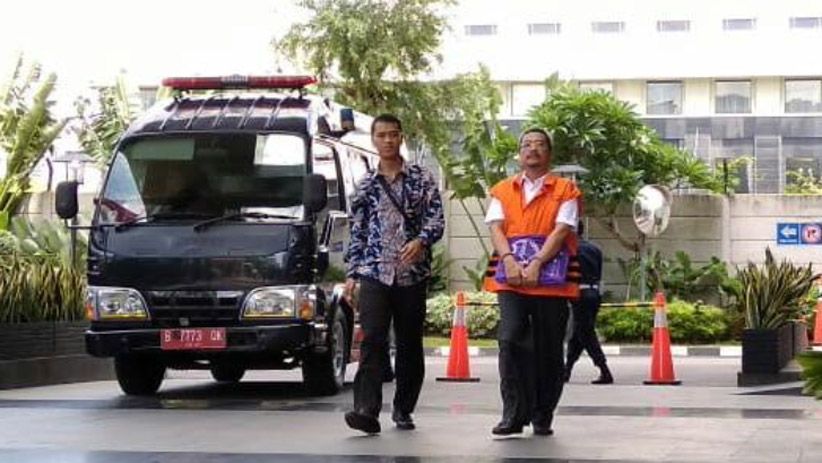 Begini Tampang Tahanan KPK saat Pakai Borgol - Bagian 2