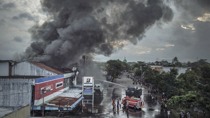 Kebakaran Toko Kembang Api di Mataram, 8 Ruko Ikut Hangus - Bagian 2